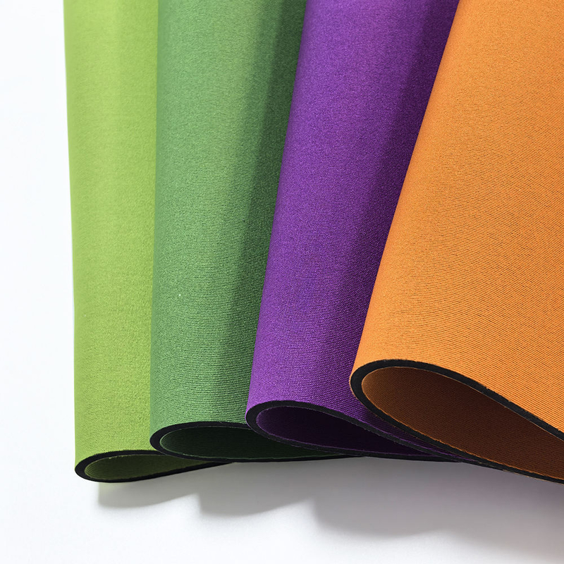 Неопренный материал черного камо для спортивных опоры